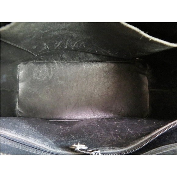 Chanel Glossy Black Quilted Shoulder Bag - Picture 9 of 12